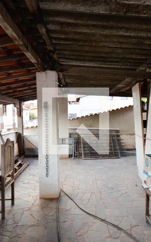 Casa à venda com 320m², 4 quartos e 3 vagas Casa à venda com 320m², 4 quartos e 3 vagasTerraço