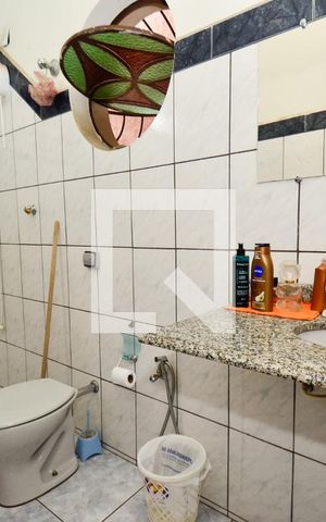 Casa à venda com 320m², 4 quartos e 3 vagas Casa à venda com 320m², 4 quartos e 3 vagasBanheiro suite