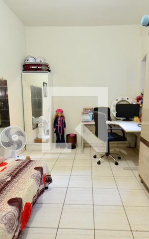 Casa à venda com 320m², 4 quartos e 3 vagas Casa à venda com 320m², 4 quartos e 3 vagasQuarto2