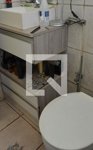Casa de condomínio à venda com 80m², 2 quartos e 1 vaga Casa de condomínio à venda com 80m², 2 quartos e 1 vagaBanheiro