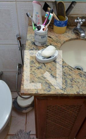 Casa de condomínio à venda com 80m², 2 quartos e 1 vaga Casa de condomínio à venda com 80m², 2 quartos e 1 vagaBanheiro da Suíte