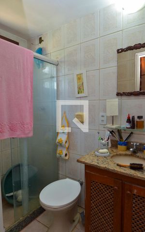 Casa de condomínio à venda com 80m², 2 quartos e 1 vaga Casa de condomínio à venda com 80m², 2 quartos e 1 vagaBanheiro da Suíte