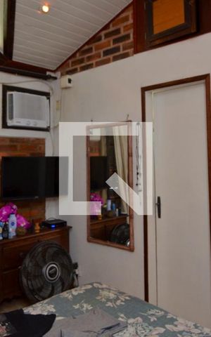 Casa de condomínio à venda com 80m², 2 quartos e 1 vaga Casa de condomínio à venda com 80m², 2 quartos e 1 vagaSuite