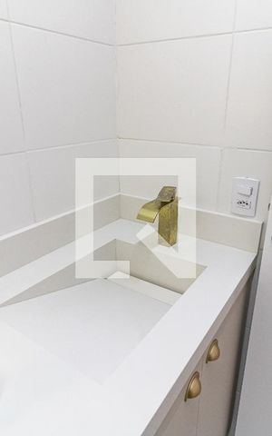 Apartamento à venda com 55m², 2 quartos e 1 vaga Apartamento à venda com 55m², 2 quartos e 1 vagaBanheiro Social