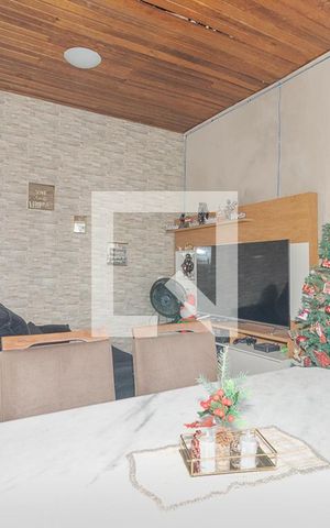 Casa à venda com 180m², 4 quartos e 3 vagasSala