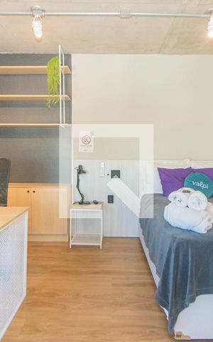 Studio à venda com 25m², 1 quarto e sem vaga Studio à venda com 25m², 1 quarto e sem vagaLoft