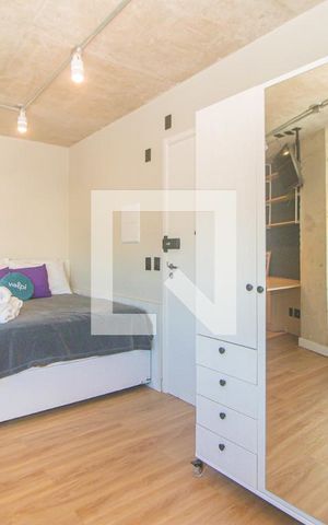 Studio à venda com 25m², 1 quarto e sem vaga Studio à venda com 25m², 1 quarto e sem vagaLoft