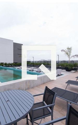 Apartamento à venda com 33m², 1 quarto e sem vaga Apartamento à venda com 33m², 1 quarto e sem vagaÁrea comum - Piscina