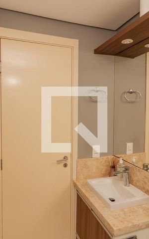 Apartamento à venda com 73m², 2 quartos e 1 vaga Apartamento à venda com 73m², 2 quartos e 1 vagaBanheiro Social