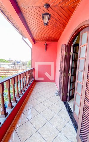 Casa à venda com 280m², 4 quartos e 4 vagas Casa à venda com 280m², 4 quartos e 4 vagasVaranda da Suíte 4