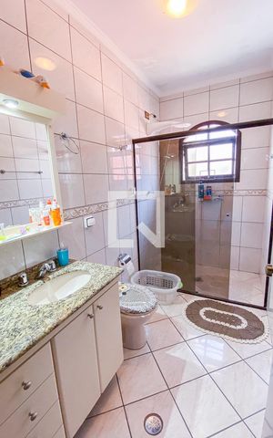 Casa à venda com 280m², 4 quartos e 4 vagas Casa à venda com 280m², 4 quartos e 4 vagasBanheiro da Suíte 4