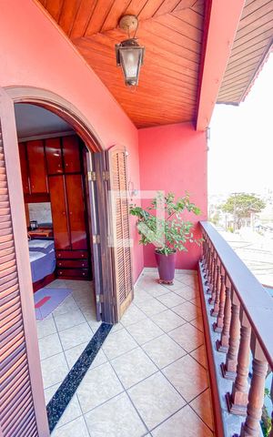 Casa à venda com 280m², 4 quartos e 4 vagas Casa à venda com 280m², 4 quartos e 4 vagasVaranda da Suite 1