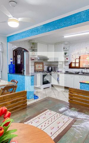 Casa à venda com 280m², 4 quartos e 4 vagas Casa à venda com 280m², 4 quartos e 4 vagasCozinha - Sala de Jantar