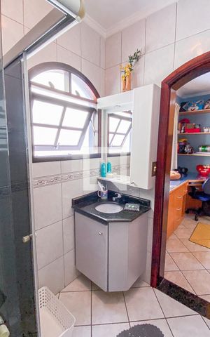 Casa à venda com 280m², 4 quartos e 4 vagas Casa à venda com 280m², 4 quartos e 4 vagasBanheiro da Suíte 3