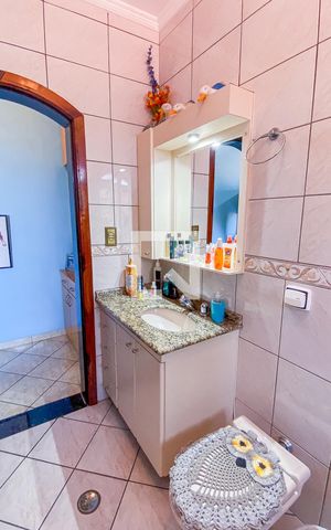 Casa à venda com 280m², 4 quartos e 4 vagas Casa à venda com 280m², 4 quartos e 4 vagasBanheiro da Suíte 4