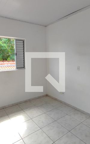 Casa para alugar com 75m², 2 quartos e 1 vagaQuarto 1