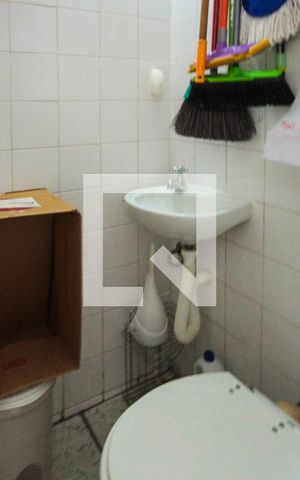 Apartamento à venda com 100m², 2 quartos e 1 vaga Apartamento à venda com 100m², 2 quartos e 1 vagaBanheiro de serviço