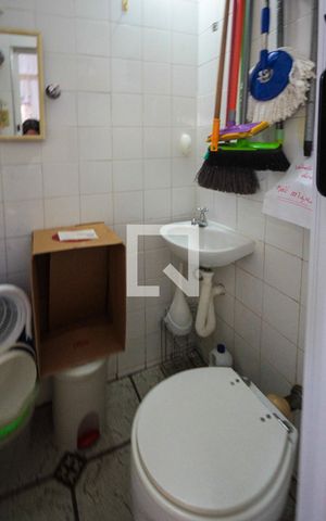 Apartamento à venda com 100m², 2 quartos e 1 vaga Apartamento à venda com 100m², 2 quartos e 1 vagaBanheiro de serviço