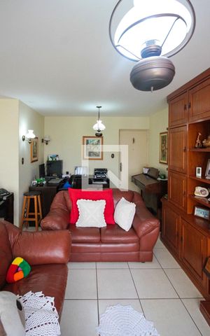 Apartamento à venda com 100m², 2 quartos e 1 vaga Apartamento à venda com 100m², 2 quartos e 1 vagaSala