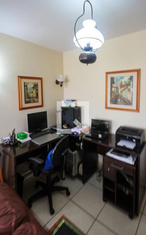 Apartamento à venda com 100m², 2 quartos e 1 vaga Apartamento à venda com 100m², 2 quartos e 1 vagaSala