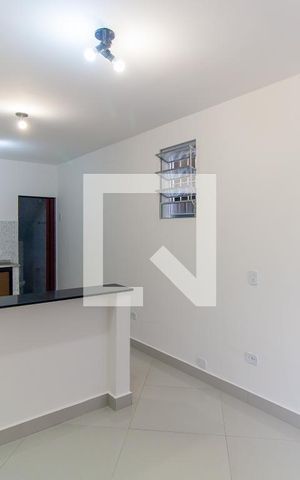 Casa para alugar com 45m², 1 quarto e sem vaga Casa para alugar com 45m², 1 quarto e sem vagaSala