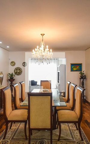 Casa à venda com 330m², 3 quartos e 10 vagas Casa à venda com 330m², 3 quartos e 10 vagasSala de Jantar
