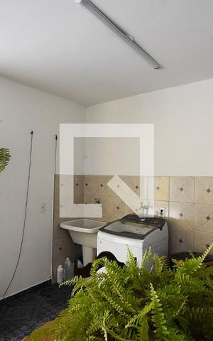 Casa à venda com 330m², 3 quartos e 10 vagas Casa à venda com 330m², 3 quartos e 10 vagasÁrea de Serviço