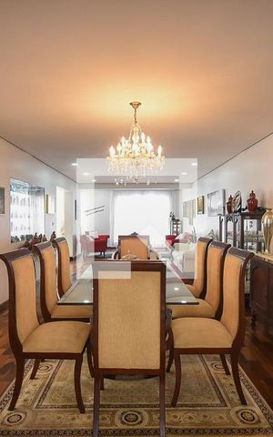 Casa à venda com 330m², 3 quartos e 10 vagas Casa à venda com 330m², 3 quartos e 10 vagasSala de Jantar