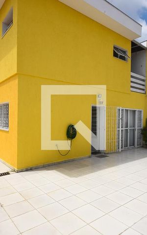 Casa à venda com 330m², 3 quartos e 10 vagas Casa à venda com 330m², 3 quartos e 10 vagasQuintal