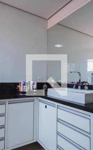 Casa à venda com 330m², 3 quartos e 10 vagas Casa à venda com 330m², 3 quartos e 10 vagasBanheiro Suíte 3