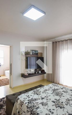 Casa à venda com 330m², 3 quartos e 10 vagas Casa à venda com 330m², 3 quartos e 10 vagasSuíte 3