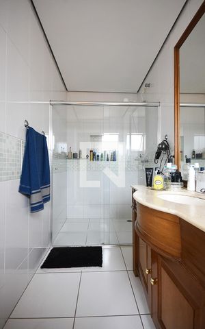 Casa à venda com 330m², 3 quartos e 10 vagas Casa à venda com 330m², 3 quartos e 10 vagasBanheiro Suíte 1