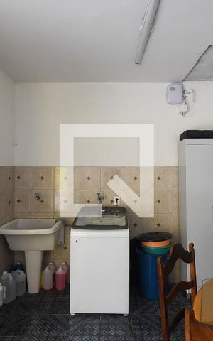 Casa à venda com 330m², 3 quartos e 10 vagas Casa à venda com 330m², 3 quartos e 10 vagasÁrea de Serviço