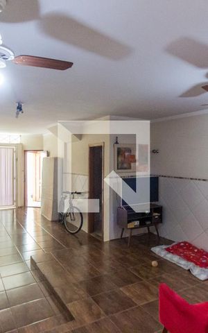 Casa de condomínio à venda com 212m², 3 quartos e 2 vagasGaragem