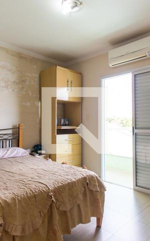Casa de condomínio à venda com 212m², 3 quartos e 2 vagasSuíte  