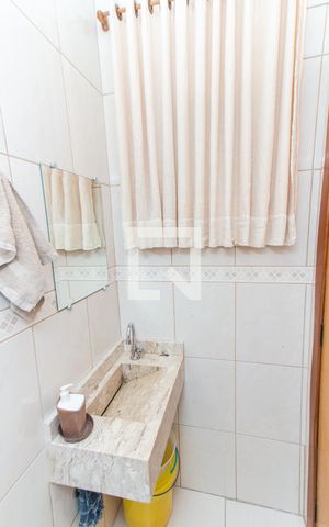 Casa de condomínio à venda com 212m², 3 quartos e 2 vagasLavabo da Garagem