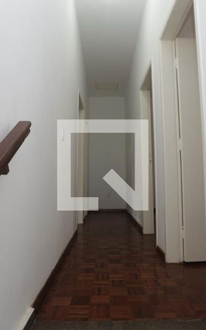 Casa à venda com 167m², 3 quartos e 1 vagaCorredor