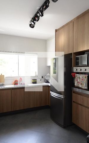 Casa à venda com 195m², 4 quartos e 5 vagasCozinha