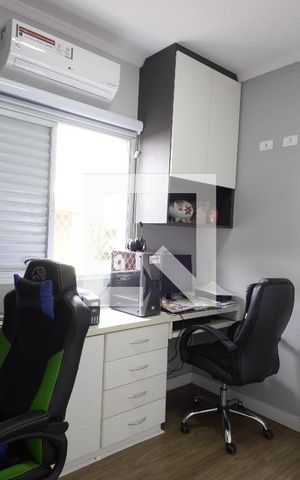 Casa à venda com 195m², 4 quartos e 5 vagasSuíte 2