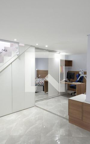Casa à venda com 195m², 4 quartos e 5 vagasStudio