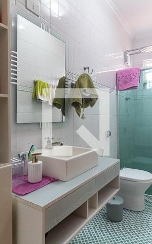 Casa à venda com 300m², 4 quartos e 3 vagas Casa à venda com 300m², 4 quartos e 3 vagasBanheiro Social da Casa 1