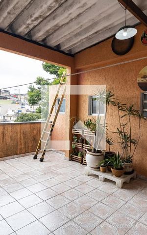 Casa à venda com 300m², 4 quartos e 3 vagas Casa à venda com 300m², 4 quartos e 3 vagasÁrea de Lazer - Salão