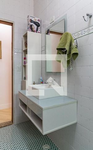 Casa à venda com 300m², 4 quartos e 3 vagas Casa à venda com 300m², 4 quartos e 3 vagasBanheiro Social da Casa 1