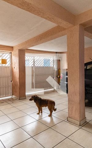 Casa à venda com 300m², 4 quartos e 3 vagas Casa à venda com 300m², 4 quartos e 3 vagasGaragem