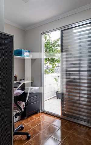 Casa à venda com 300m², 4 quartos e 3 vagas Casa à venda com 300m², 4 quartos e 3 vagasSala Íntima da Casa 2