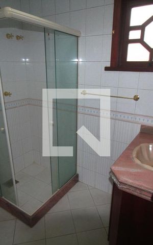 Casa à venda com 350m², 3 quartos e 4 vagasBanheiro Suite 3