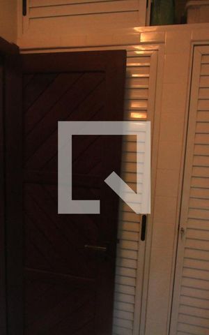 Casa à venda com 350m², 3 quartos e 4 vagasQuarto de Serviço