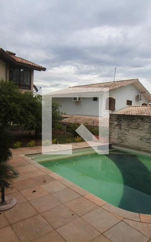 Casa à venda com 350m², 3 quartos e 4 vagasÁrea externa - Piscina