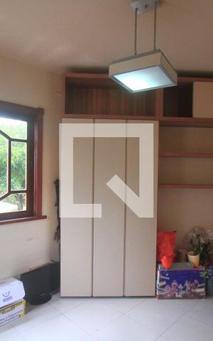 Casa à venda com 350m², 3 quartos e 4 vagasEscritório