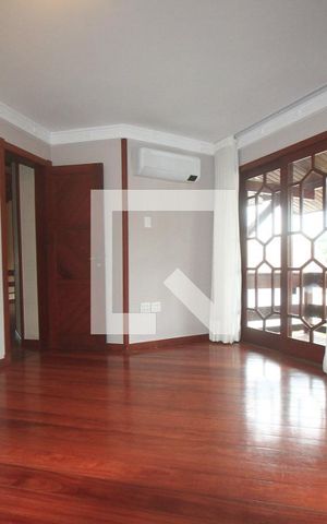 Casa à venda com 350m², 3 quartos e 4 vagasSuite 1